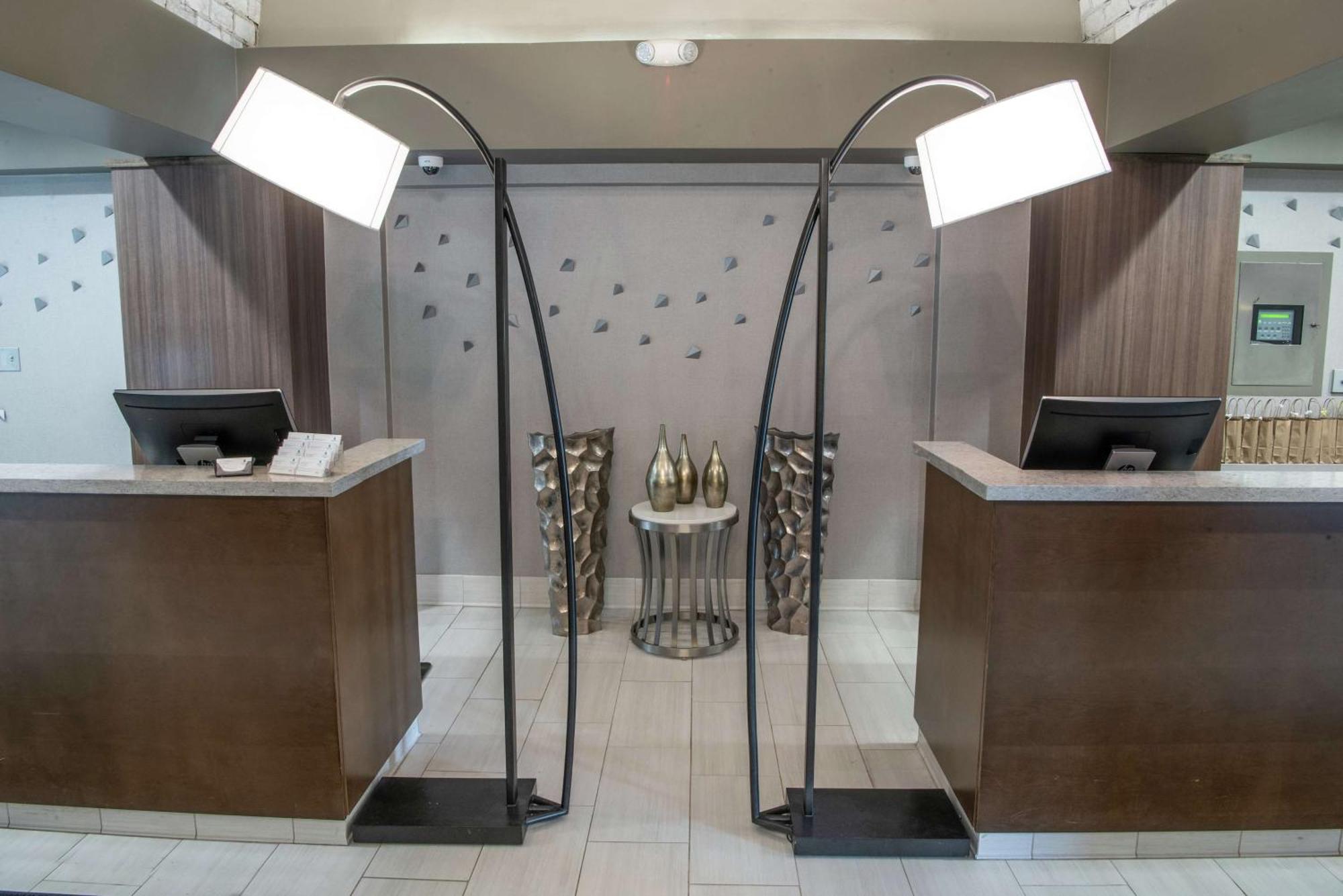 Embassy Suites By Hilton Chicago Schaumburg Woodfield Екстериор снимка