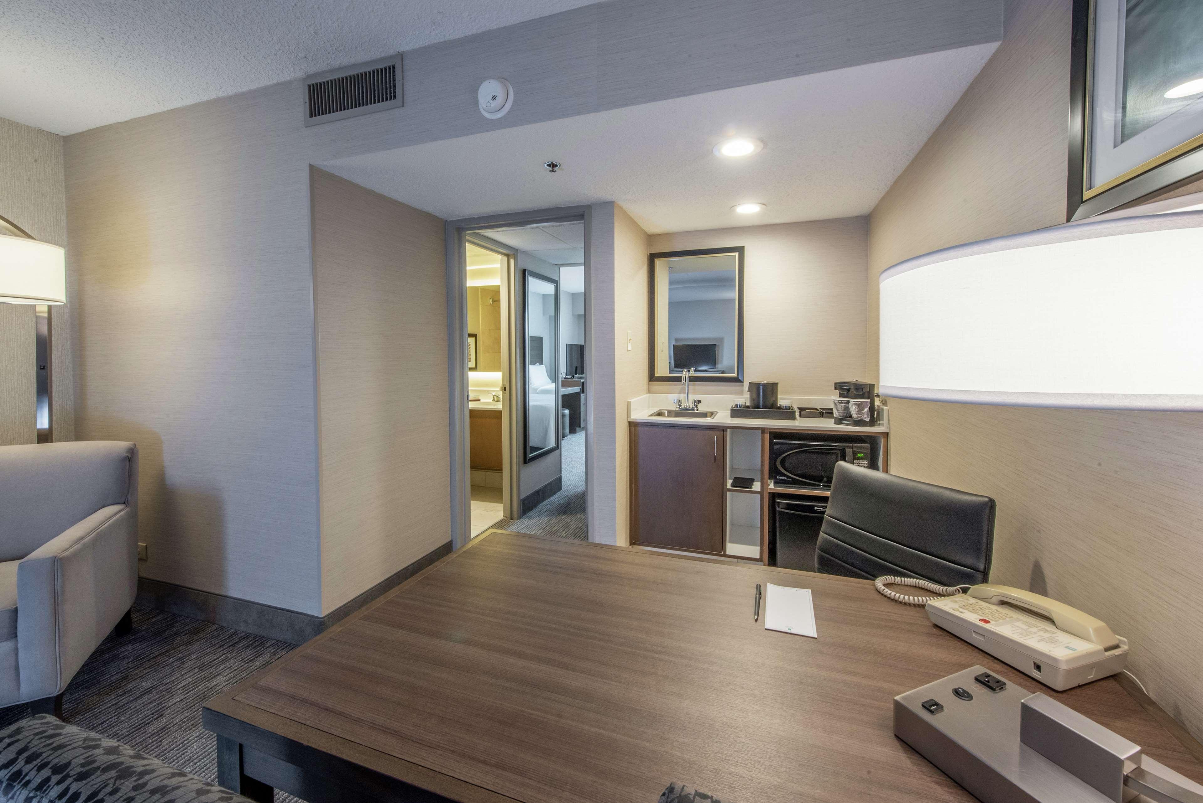 Embassy Suites By Hilton Chicago Schaumburg Woodfield Екстериор снимка