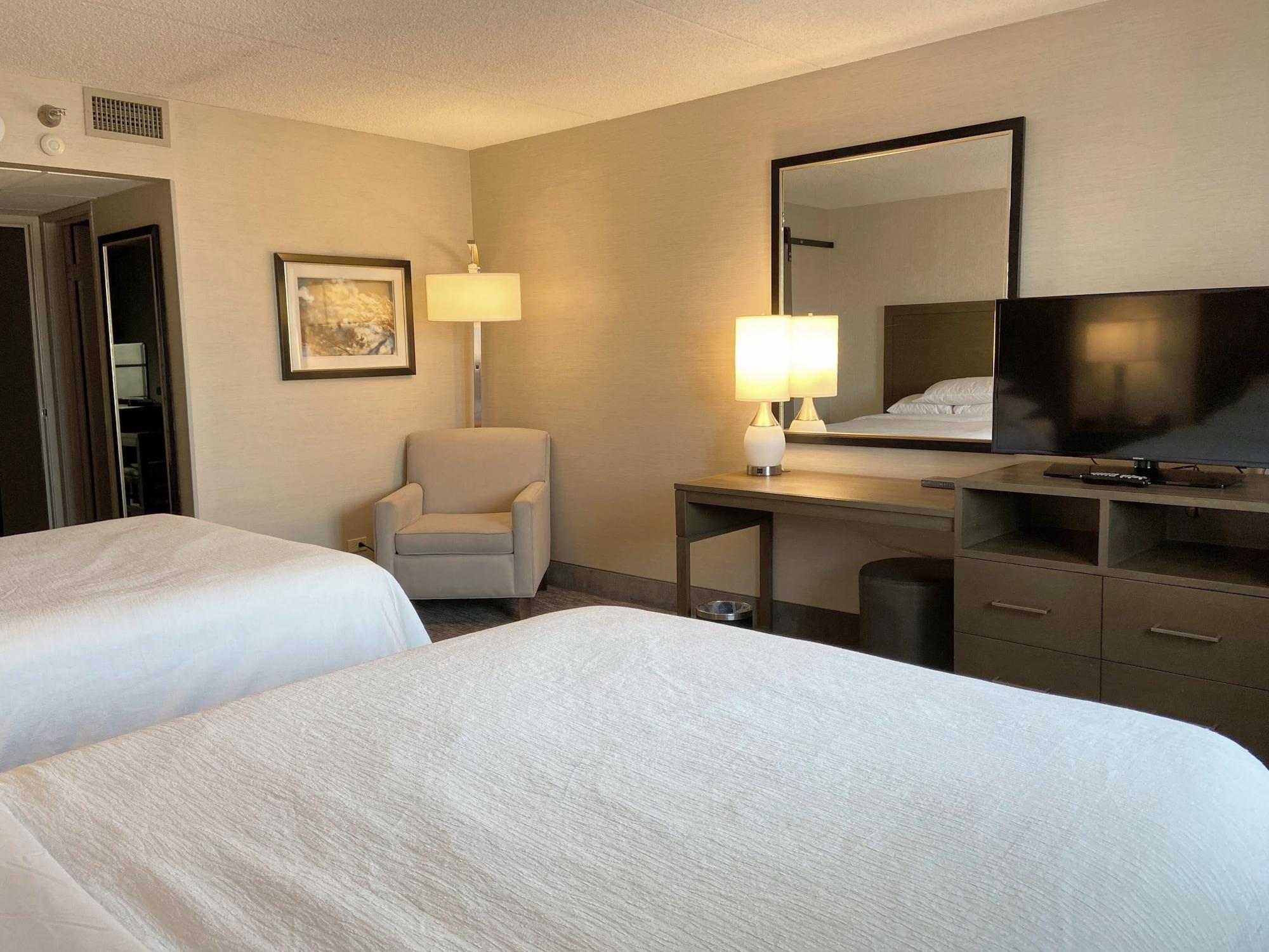 Embassy Suites By Hilton Chicago Schaumburg Woodfield Екстериор снимка
