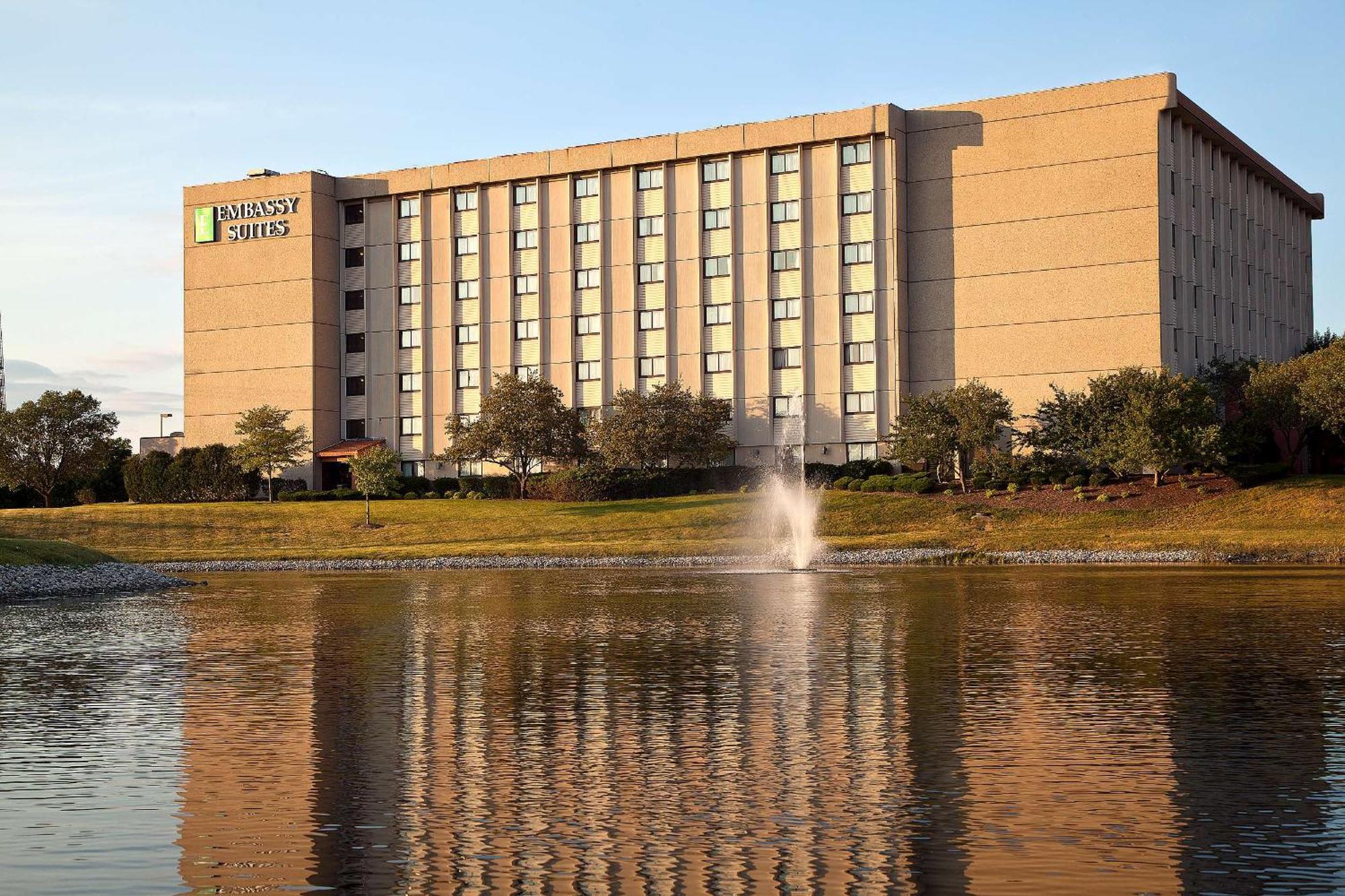 Embassy Suites By Hilton Chicago Schaumburg Woodfield Екстериор снимка